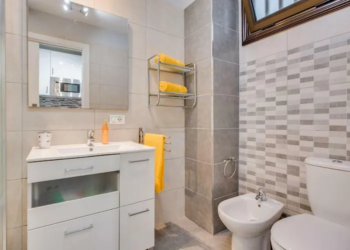 Apartment 733 Wonderful In Lasamericas! Wi-fi Free! Playa de las Americas (Tenerife)