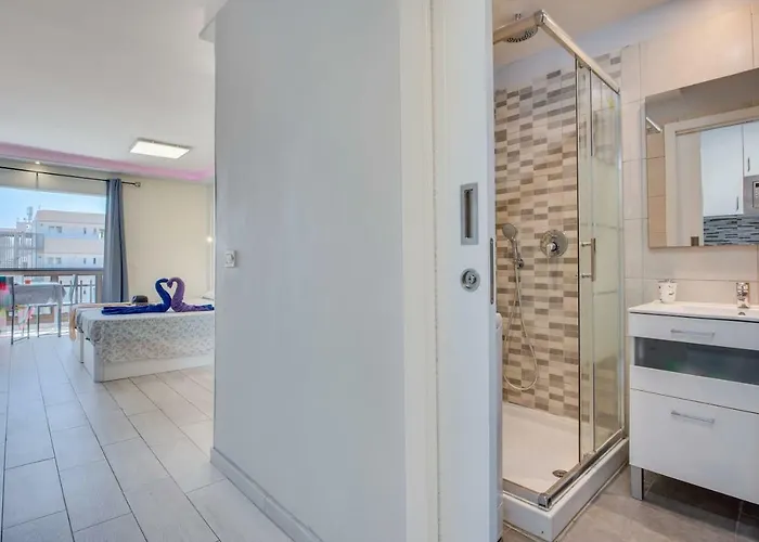 Apartment 733 Wonderful In Lasamericas! Wi-fi Free! Playa de las Americas (Tenerife)