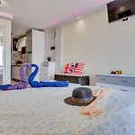 733 Wonderful In Lasamericas! Wi-fi Free! Playa de las Americas (Tenerife)